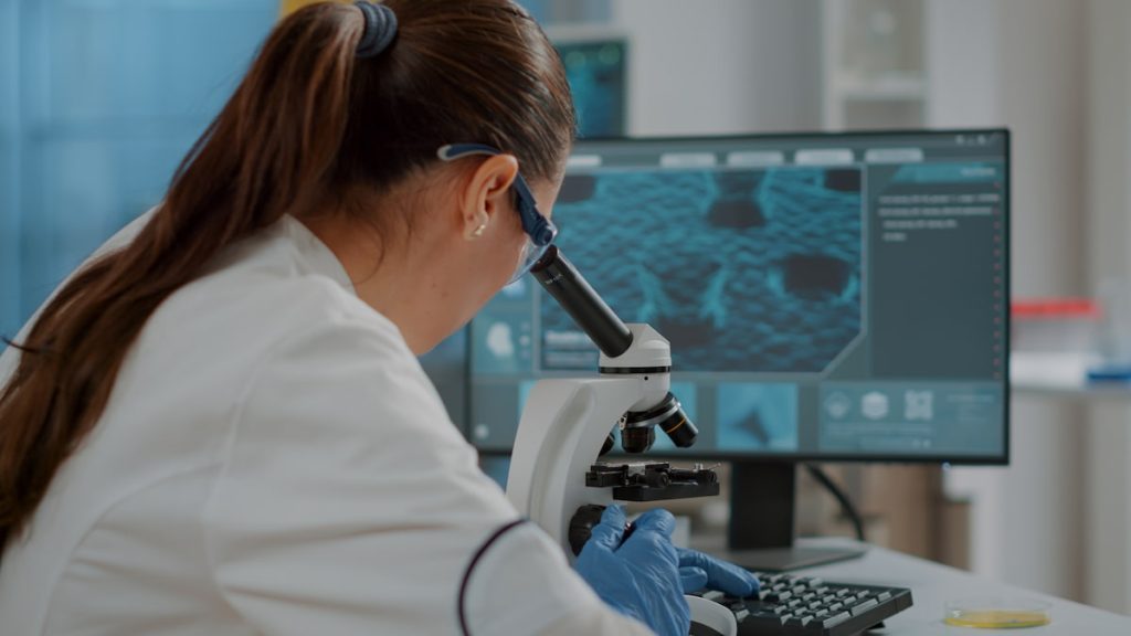 Medicina di precisione: come l'AI trasforma i piani di cura oncologici e genetici 4 oncologia-di-precisione